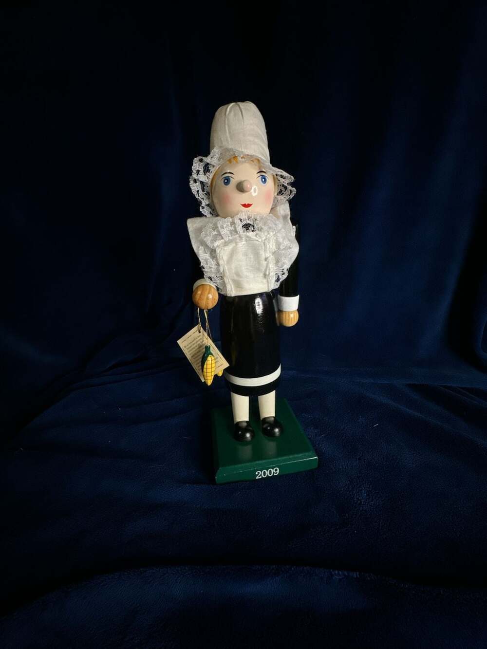 Target Limited Edition 2009 14-inch Female Pilgrim Wooden Nutcracker, Number 725